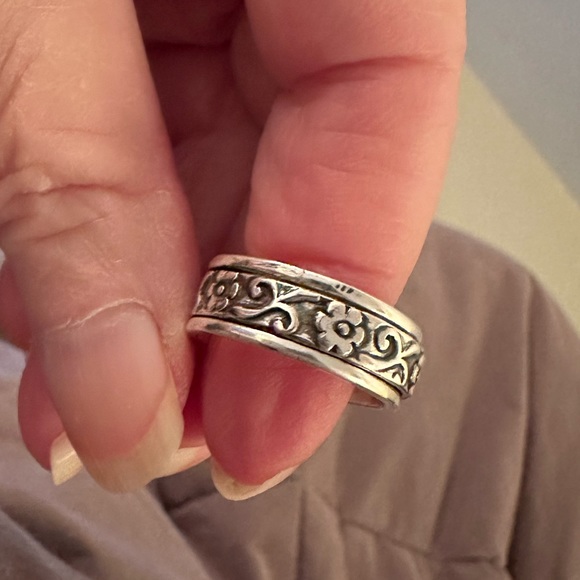 STERLING SILVER SPINNER RING! - Picture 15 of 16